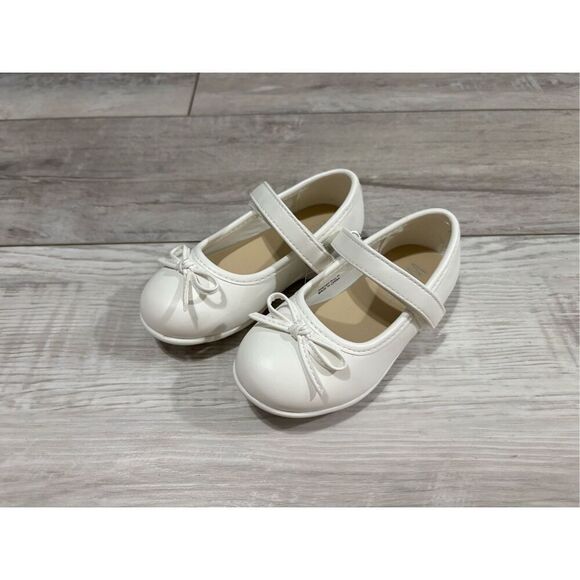 Weestep baby/toddler girls white ballet flats shoes size 6 - Picture 1 of 11